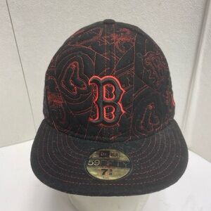 Boston Red Sox Fitted Hat Cap Size 7 5/8 New Era All Over Graffiti - Black Red